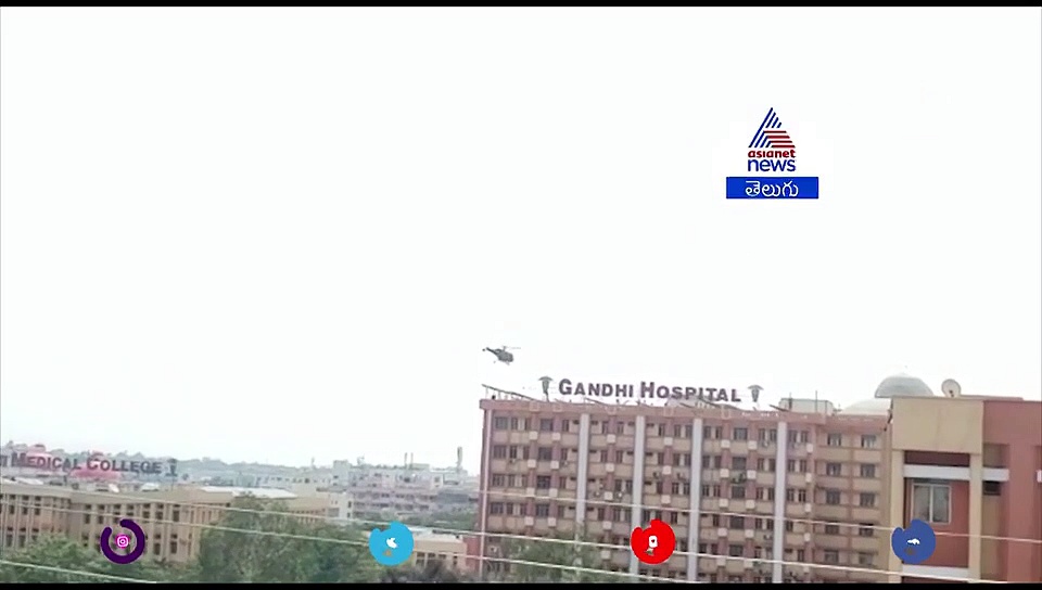 గాంధీ ఆస్పత్రిపై భారత వాయుసేన పూలవర్షం.