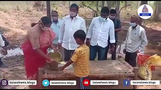 అడవిలో సీతక్క : అన్నం పెట్టి ఆదరించినవారి ఆకలి తీర్చడానికే..