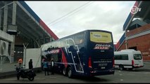 Ônibus do Corinthians entra no estádio do San Lorenzo