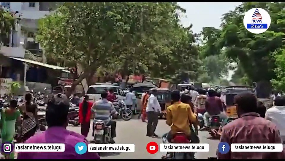 బుద్దా వెంకన్న, బొండా ఉమ కారుపై దాడిని చూడండి...