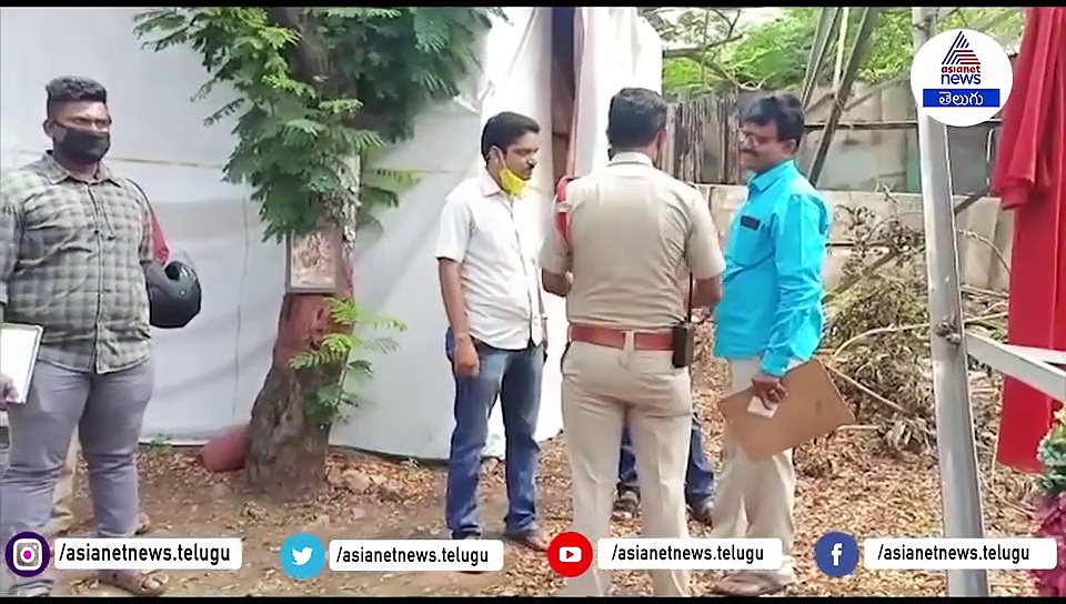 దారుణం..అమ్మవారి సాక్షిగా..బండరాయితో తలపై మోది...