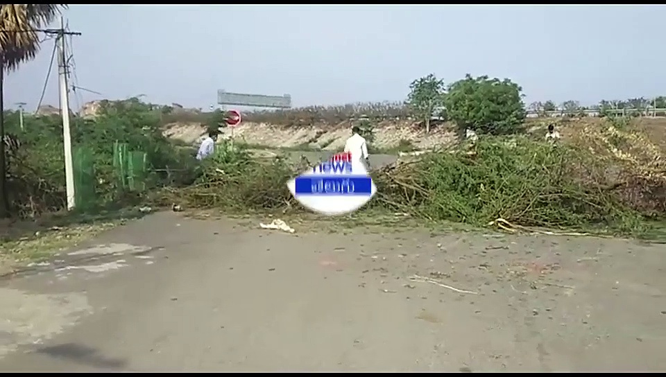 కరోనాభయం : రంగారెడ్డిజిల్లాలో గ్రామాల్లోకి రాకుండా సరిహద్దులు బంద్