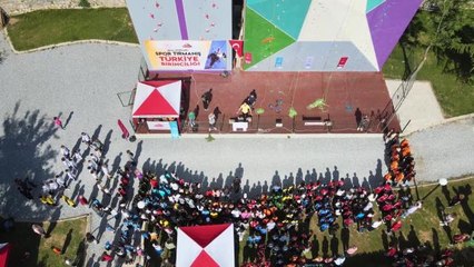 Efeler'deki Olimpik Tırmanma Duvarı'nda Türkiye Şampiyonası Heyecanı
