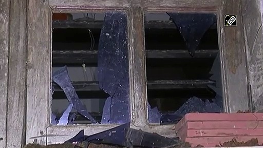 పాక్ అనుకూల నినాదాలు : అమూల్య ఇంటిని ధ్వంసం చేసిన దుండగులు