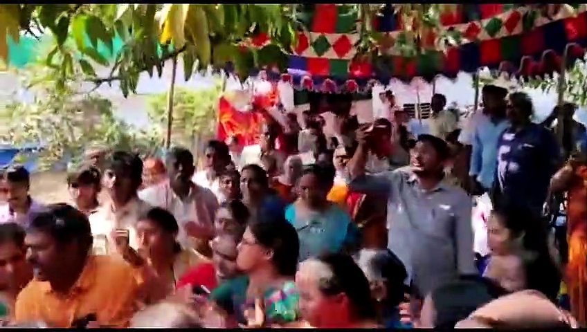 తహసీల్దార్ వనజాక్షిపై దాడి : రియల్ ఎస్టేట్ బ్రోకర్లు అన్నందుకు ఆగ్రహించిన రైతులు