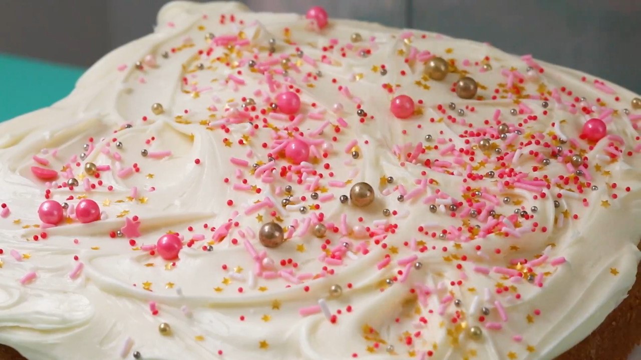 How to Make Simple White Cake