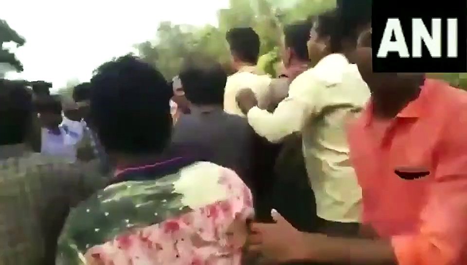 पश्चिम बंगाल में चुनावी हिंसा, बीजेपी प्रत्याशी को लात घूसों से पीटा