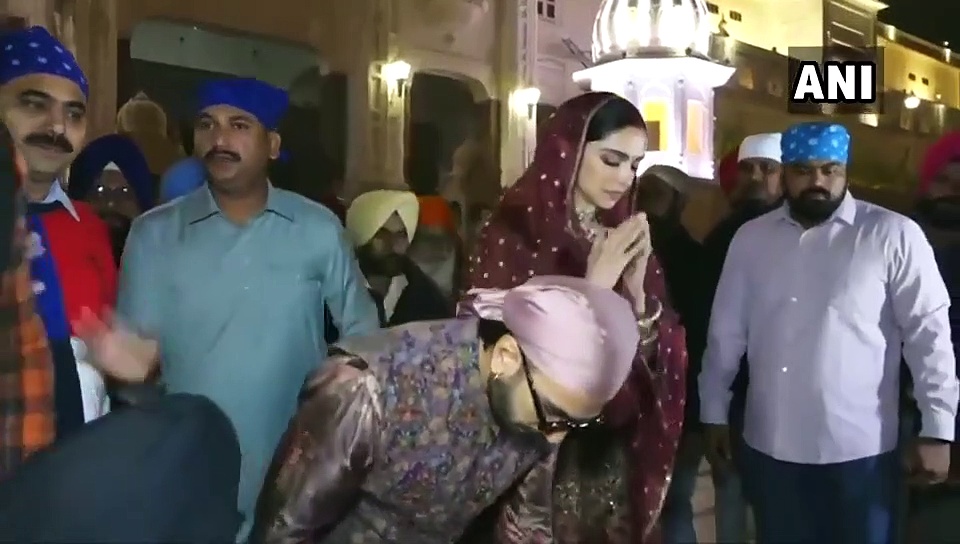 video news : స్వర్ణదేవాలయంలో ప్రార్థనలు చేసిన సూపర్ స్టార్స్