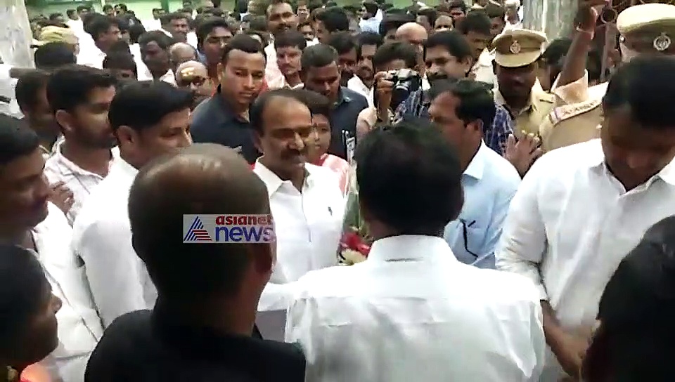 గ్రంథాలయ భవనానికి ఈటల భూమి పూజ (వీడియో)