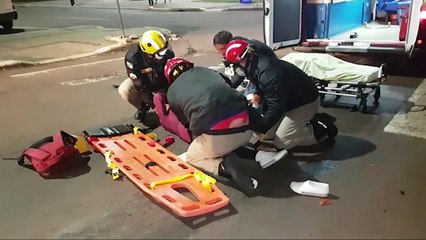 Mulher fica ferida após colisão de trânsito na Rua Carlos de Carvalho