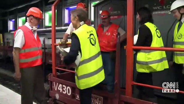 30 yıl sonra bir ilk! Fransa'nın yeni Başbakanı Borne oldu