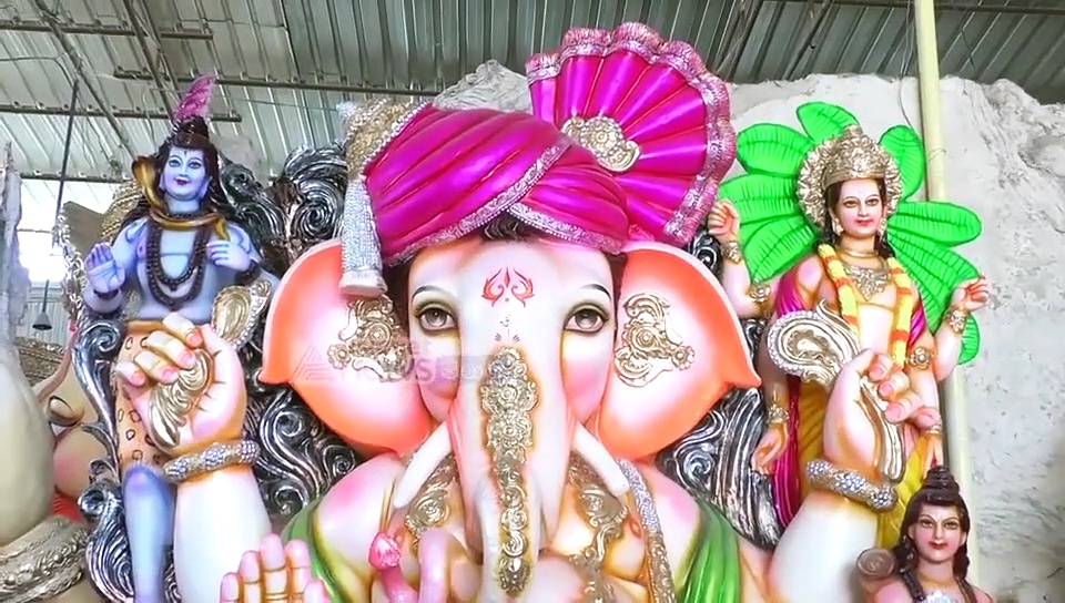 బహు రూపుల గణేశుడు (వీడియో)