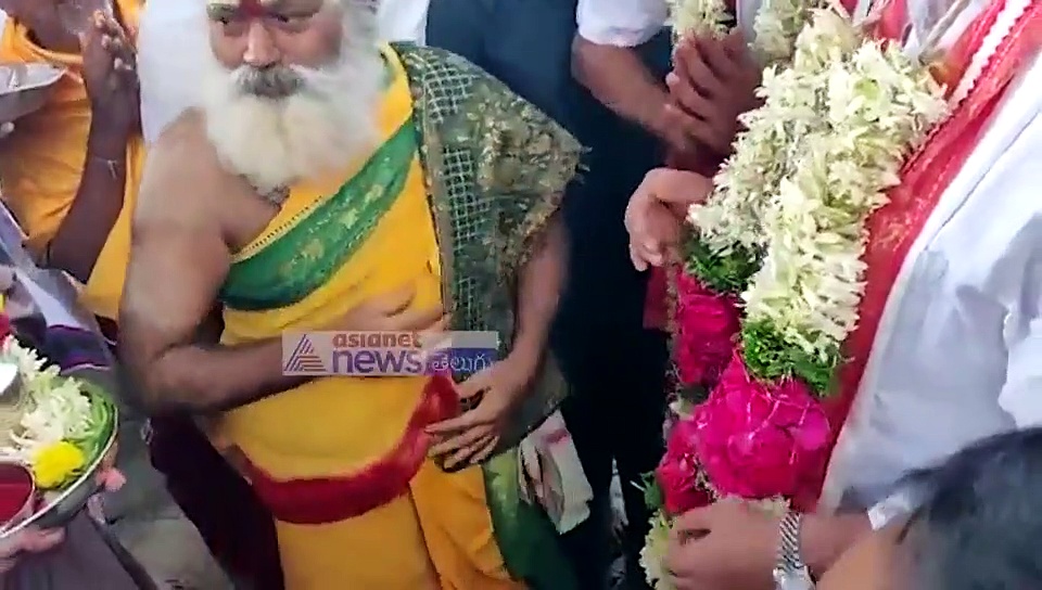 వేములవాడలో మంత్రి ఇంద్రకరణ్ రెడ్డి ప్రత్యేక పూజలు (వీడియో)