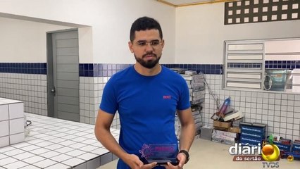 Disputando com professores de todo Brasil, cajazeirense de escola pública vence prêmio nacional