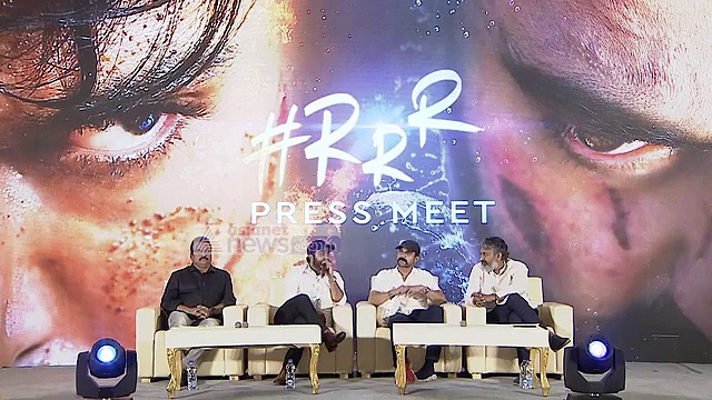 అమ్మ చెప్పింది, అలా అయితే దిష్టి తగులుతుంది:జూ. ఎన్టీఆర్(వీడియో)