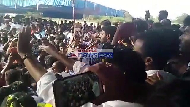హైపర్ ఆదిపై దాడి (వీడియో)