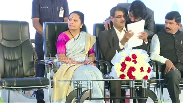 ప్రాపర్టీ షోను ప్రారంభించిన కవిత (వీడియో)