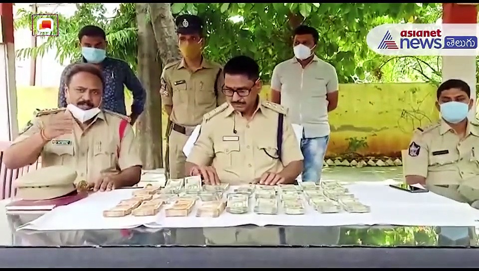 యజమాని ఏటిఎం నుండి లక్షలు కొట్టేసిన పనిమనిషి.. మెసేజులు చూసుకోని డాక్టరమ్మ.. చివరికి..