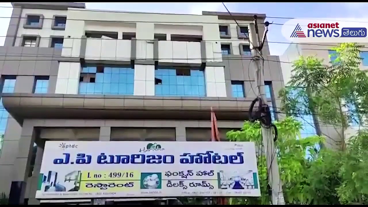 నెల్లూరులో అసిస్టెంట్ పై దాడి.. మేనేజర్ భాస్కర్ రావు అరెస్ట్.. సస్పెన్షన్..  (వీడియో)