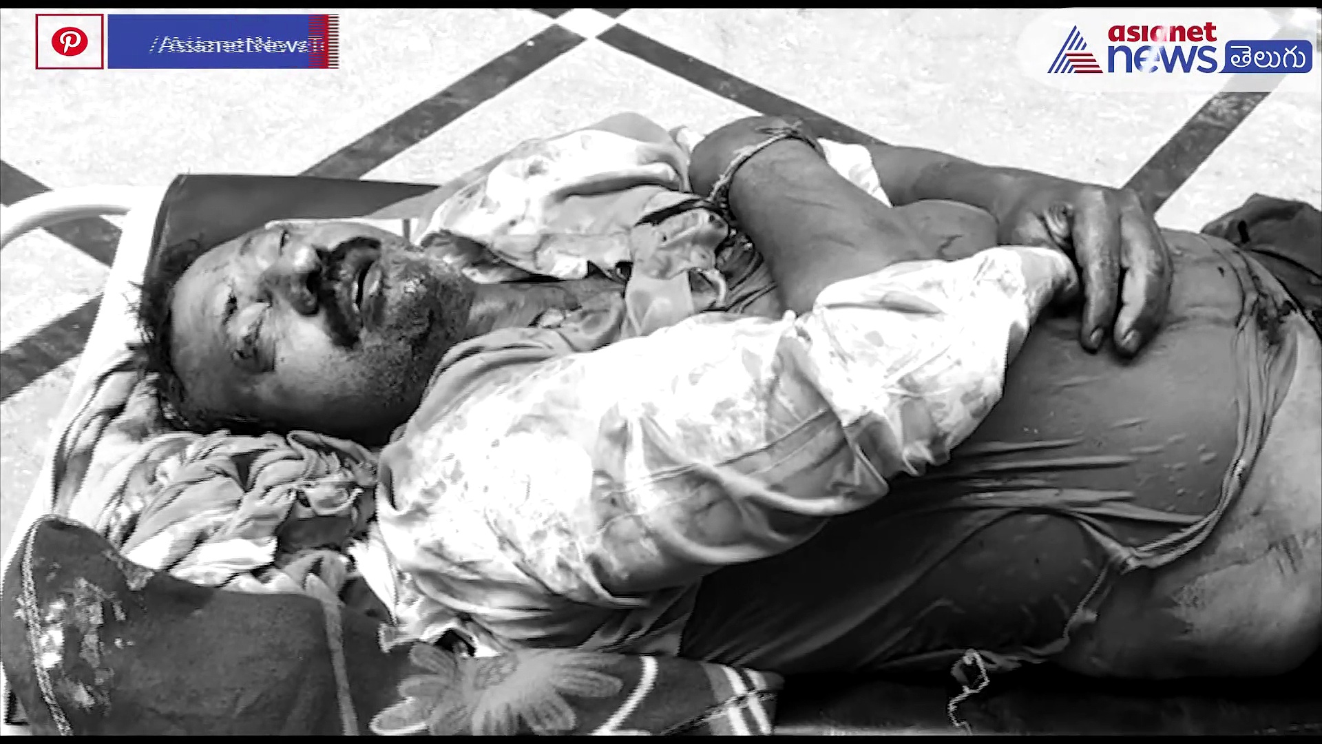 వేములవాడలో పట్టపగలు నడిరోడ్డుపై దారుణహత్య (వీడియో)