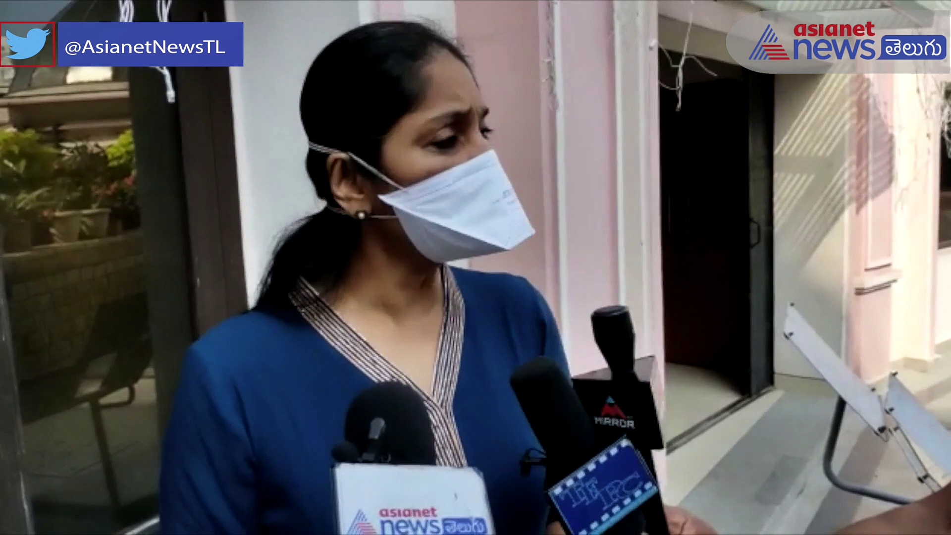 నాకు మాట్లాడే హక్కు లేదు: యాంకర్ ఝాన్సీ