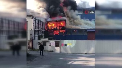 Arnavutköy Haraççı'da bulunan plastik fabrikasında yangın çıktı.