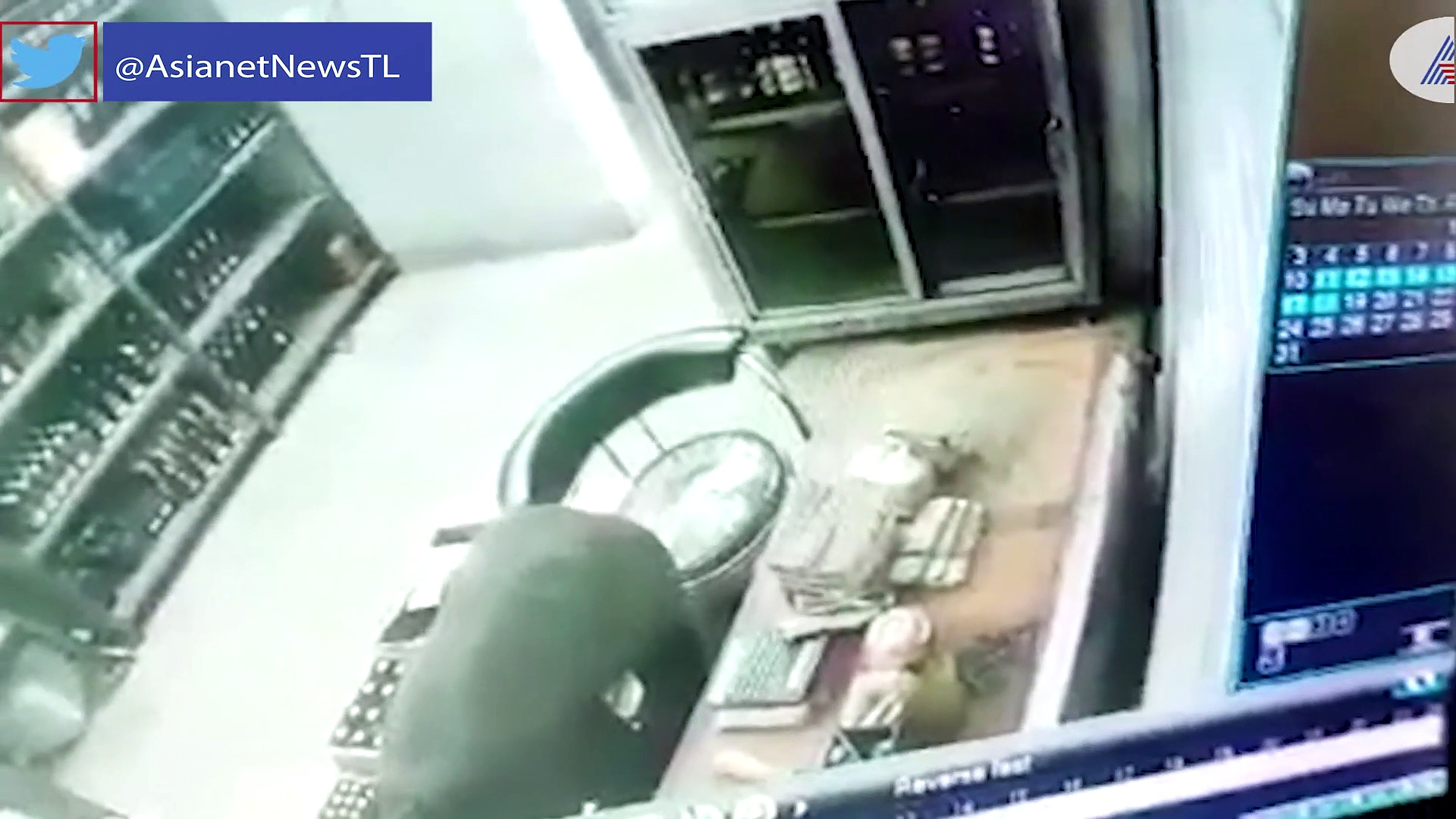 వైన్స్ లో భారీ చోరీ... రూ.6లక్షల నగదు, భారీ మద్యం