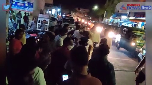 విజయవాడ ఉద్రిక్తత... టిడిపి మహిళా అభ్యర్థిపై దాడి, కొడుకుపై కత్తితో...