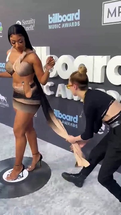 Cara Delevingne fangirling over Megan Thee Stallion at Billboard Music Awards has fans puzzled