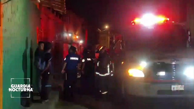 Bomberos de Tlaquepaque, salvan de morir quemado a un hombre