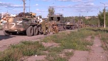 300 عسكري أوكراني يغادرون آزوفستال عبر ممر إنساني روسي