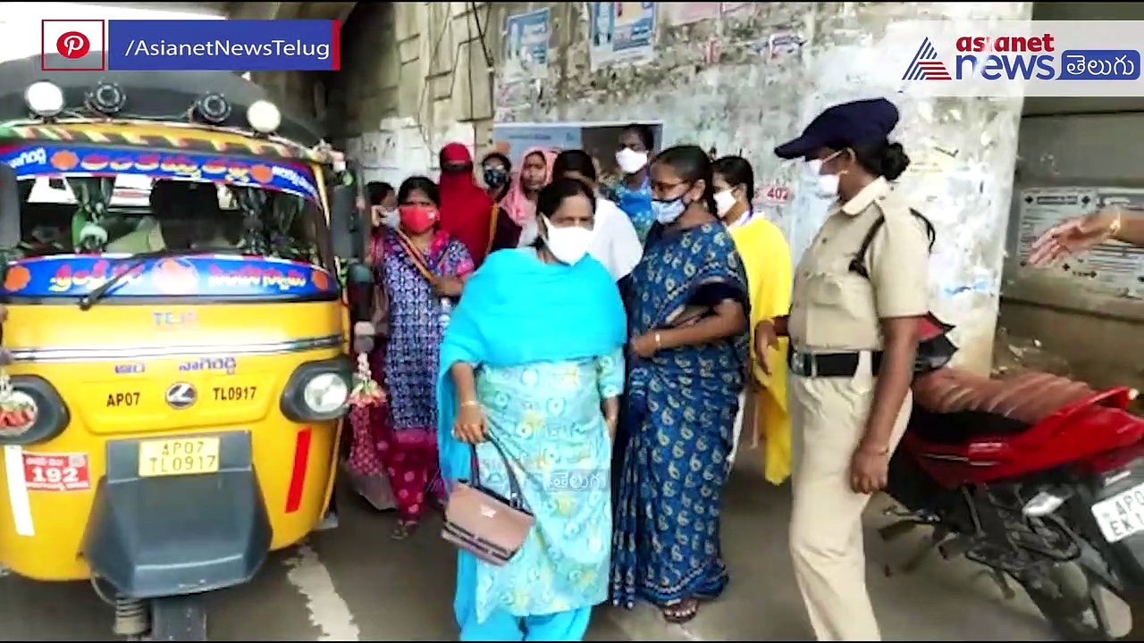 తాడేపల్లిలో ఉద్రిక్తత... సీఎం క్యాంప్ ఆఫీస్ ముట్టడికి డీఎస్సి అభ్యర్థుల యత్నం