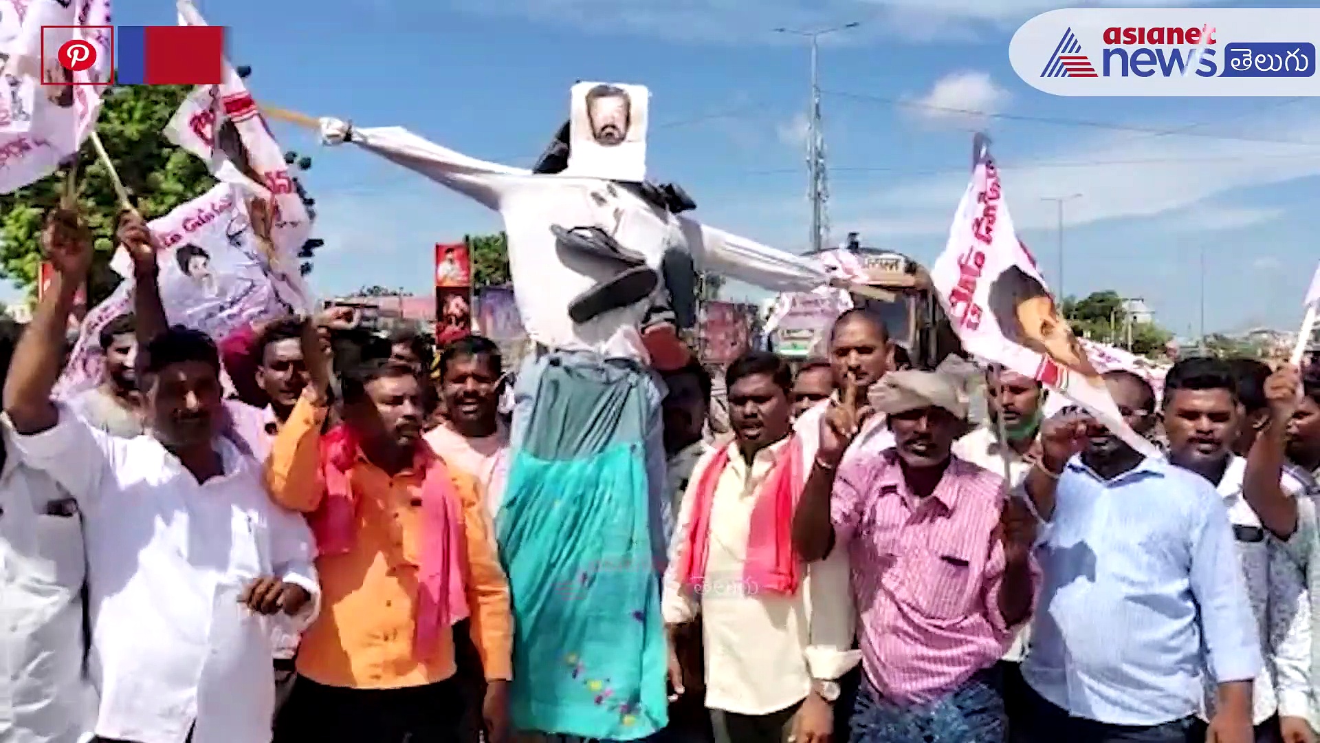 Janasena Party:పవన్ పై అనుచిత వ్యాఖ్యలు... పోసాని దిష్టిబొమ్మకు లంగా, చెప్పుల దండ