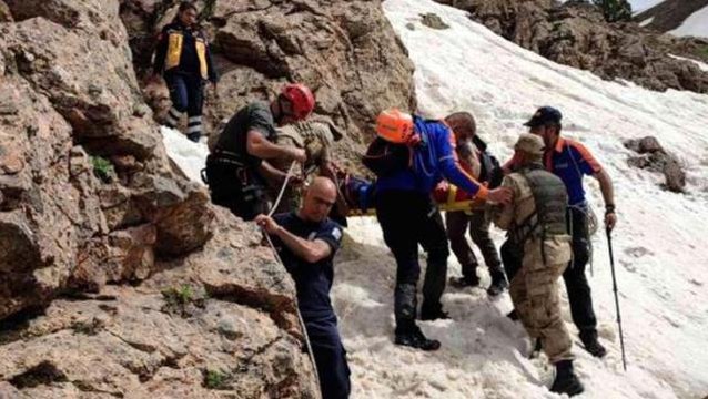 Tunceli'de bacağı kırılan vatandaşın yardımına jandarma, AFAD ve 112 ekipleri koştu