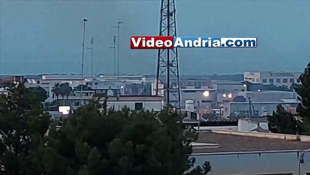Andria: incendio in via Ospedaletto segnalato ai Vigili del Fuoco - VIDEO