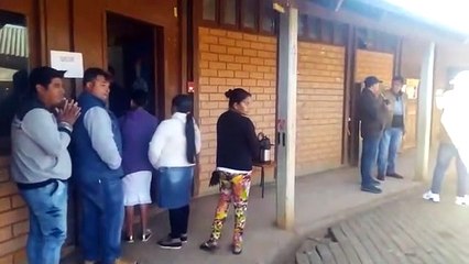 Eleitores indígenas fazem filas para eleger o cacique, vice-cacique e capitão em SC