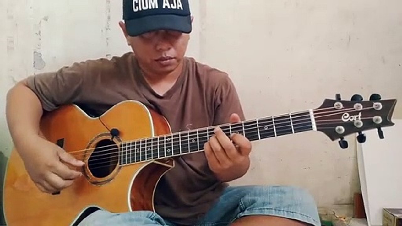 Goosebumps theme song (cover gitar)