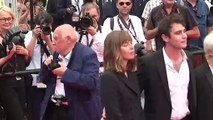 Protesto contra feminicídios em Cannes