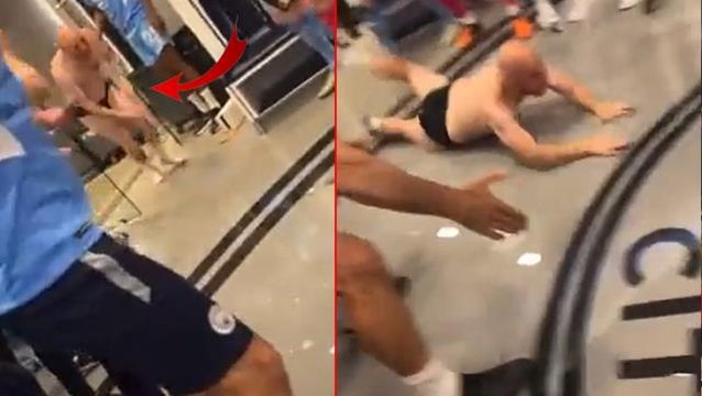 Şampiyonluğu gölgede bıraktı! Sadece külotuyla kalan Pep Guardiola'dan soyunma odasında olay kutlama