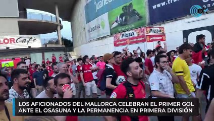 Los aficionados del Mallorca celebran el primer gol ante el Osasuna y la permanencia en Primera División