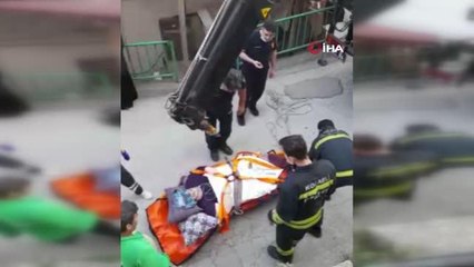 Onun yaşamı çok ağır... 200 kilogram ağırlığındaki kadın hastaneye de evine de vinçle taşınıyor