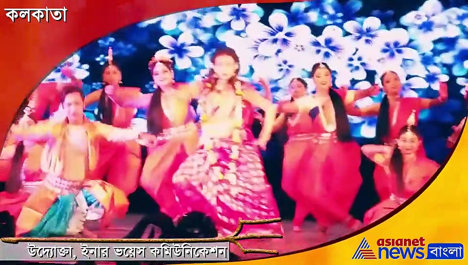 পুজোর আগেই দেবী-রূপে ঋতুপর্ণা, 'প্রেমের পরশ'-এ মাতালেন মঞ্চ, দেখুন ভিডিও