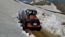 Antalya'nın yüksek kesimlerinde karla kapanan yayla yolları açılıyor