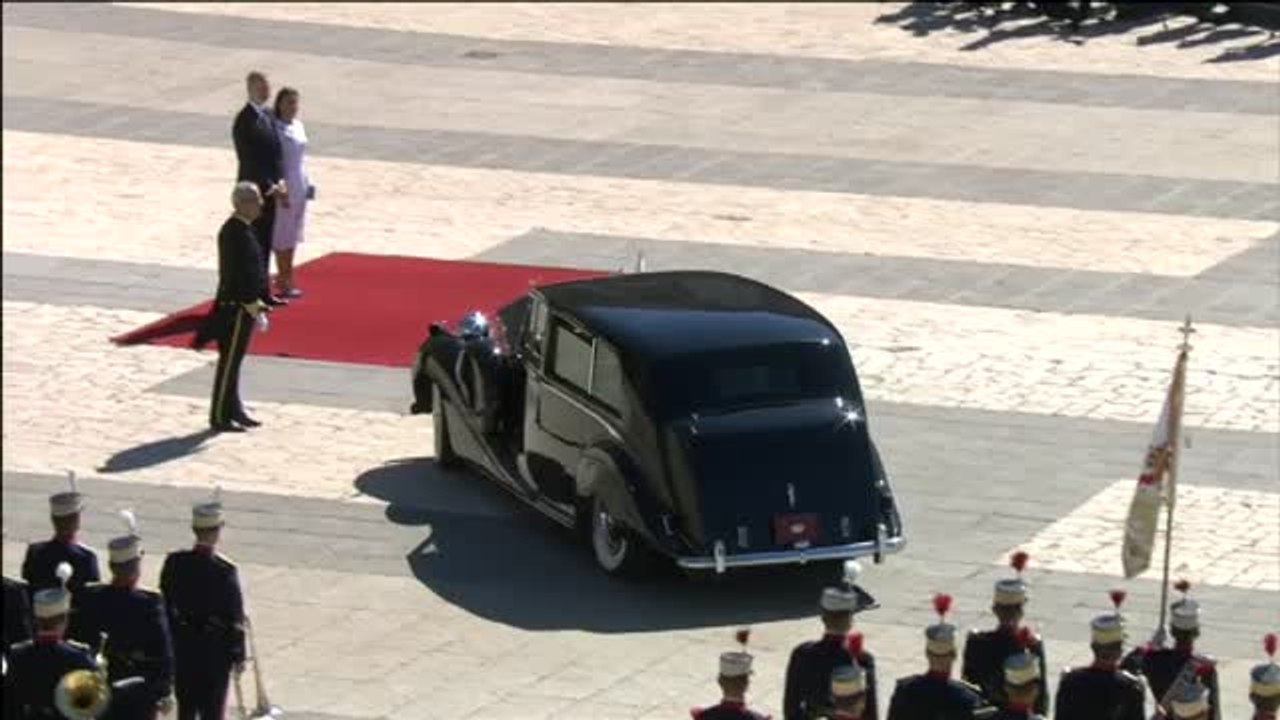 Los reyes reciben con honores al Emir de Qatar