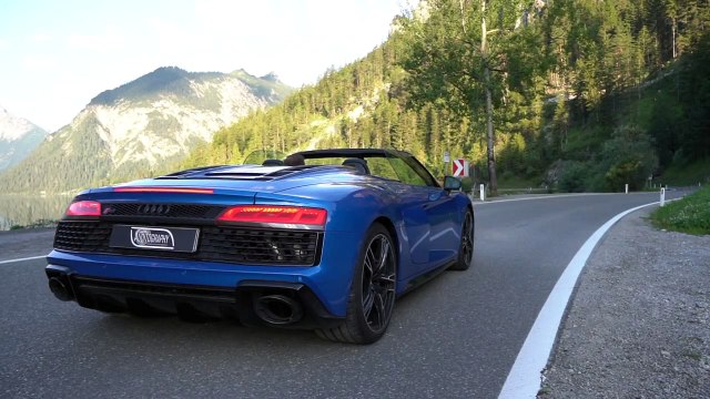 AUDI R8 V10 RWD SPYDER - Droptop Rear Wheel Drive supercar in the Alps is pure magic!