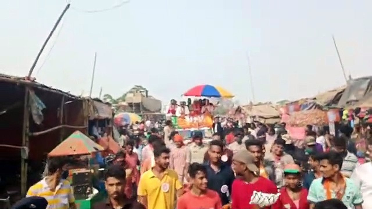 Mithun Chakraborty did a road show in support of Tarakeswar's BJP candidate Swapan Dasgupta spb