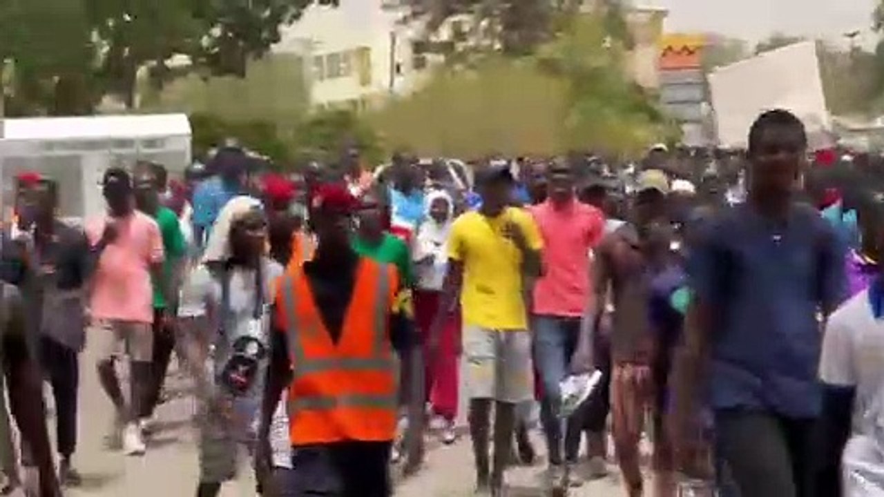 Université de Thiès : Étudiants et personnels dans la rue pour réclamer l'achèvement des travaux
