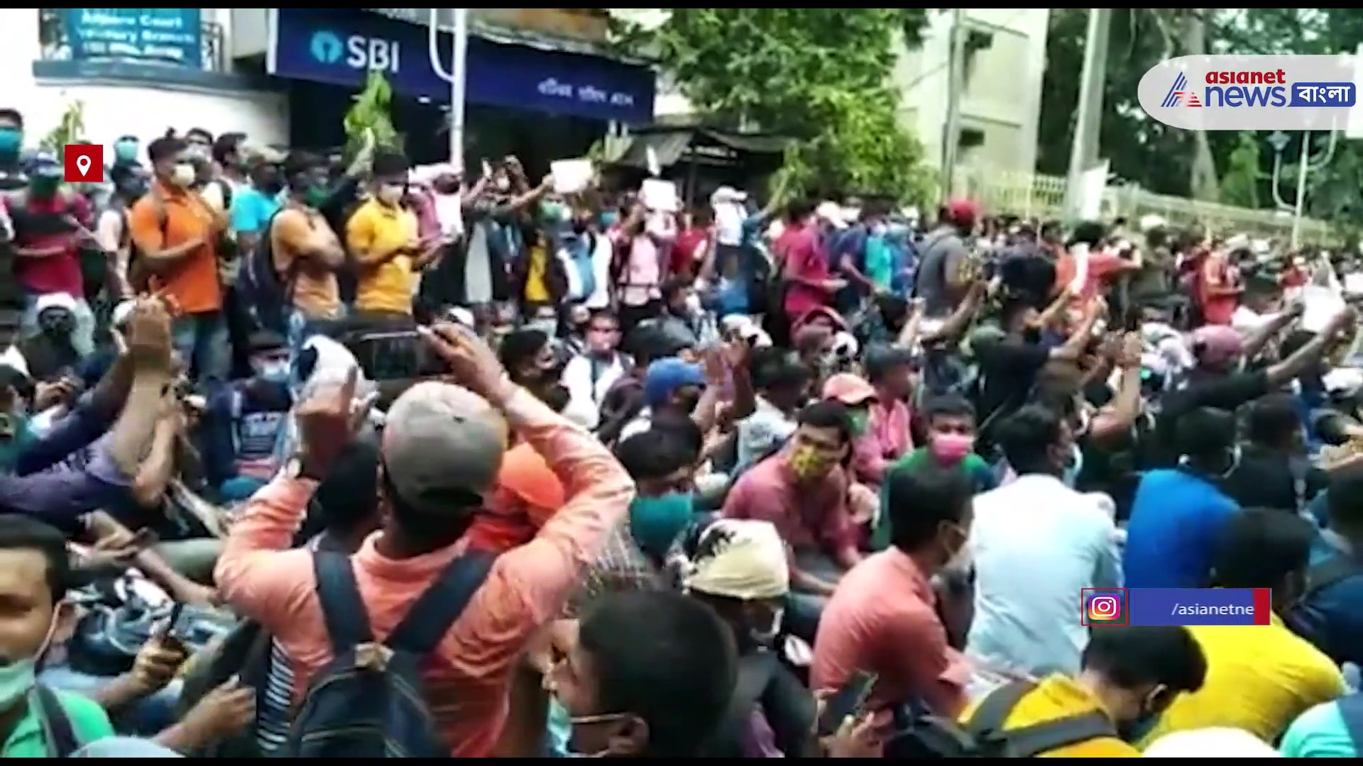 চাকরি না পেয়ে আত্মহত্যা করছে অনেকেই, দাবি তুলে বিক্ষোভ ভবানী ভবন পুলিশ হেডকোয়ার্টার্সের সামনে