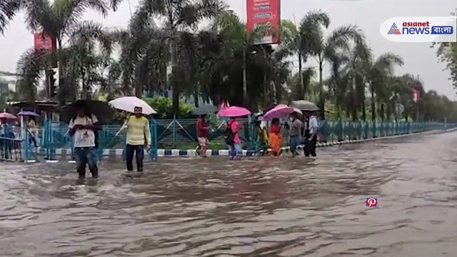 Waterlogged different areas of Kolkata due to heavy rainfall