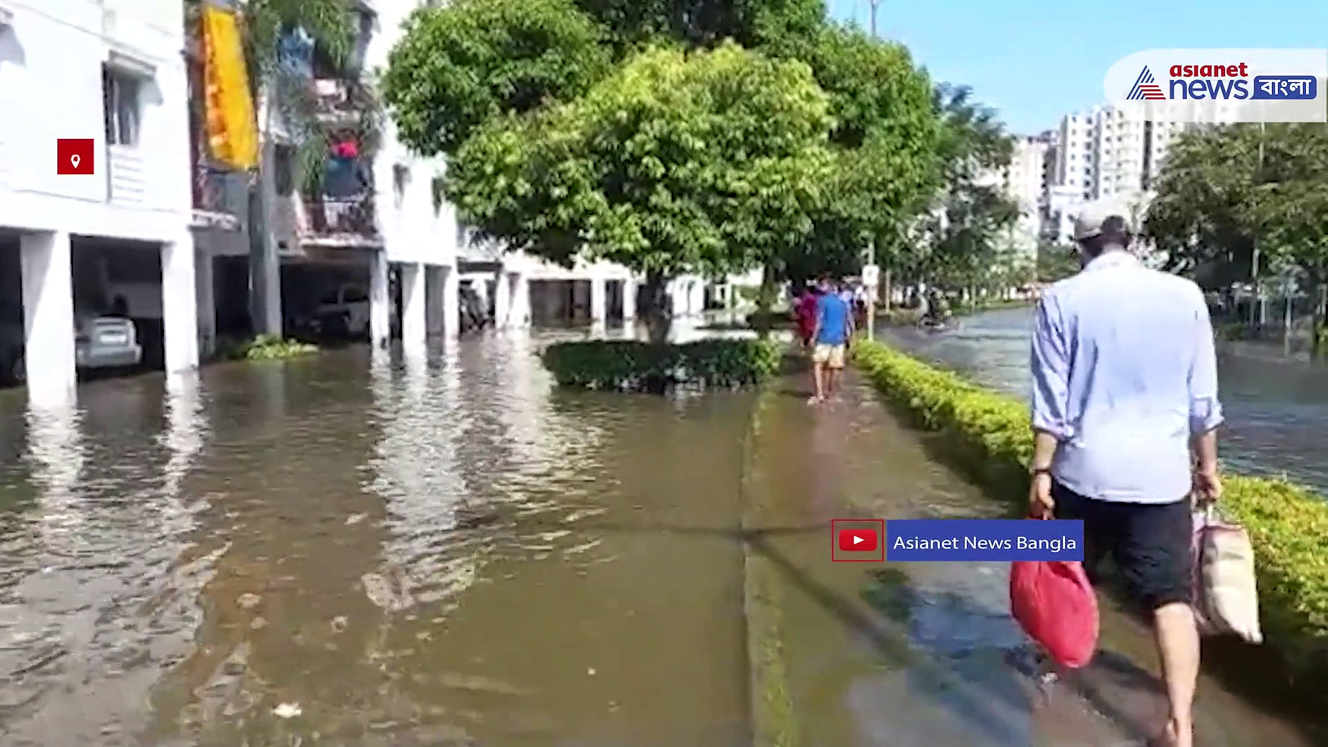 জল থইথই সাপুরজি আবাসনের আবাসিকদের জলবন্দি জীবন